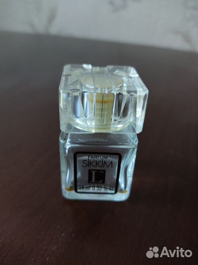 Оригинальные флаконы от французских духов