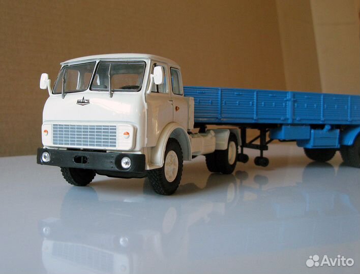 Маз 5429 + полуприцеп маз 5205А