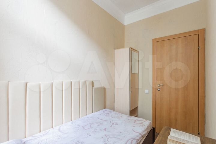 Комната 17 м² в > 9-к., 2/4 эт.