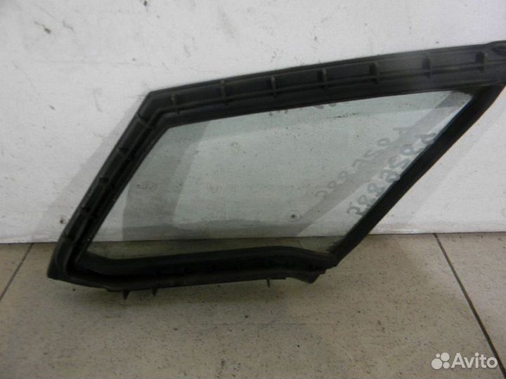 Форточка передней правой двери