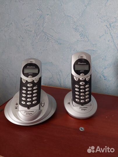 Телефон Binatone