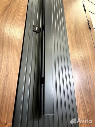 Парадная дверь для загородного дома