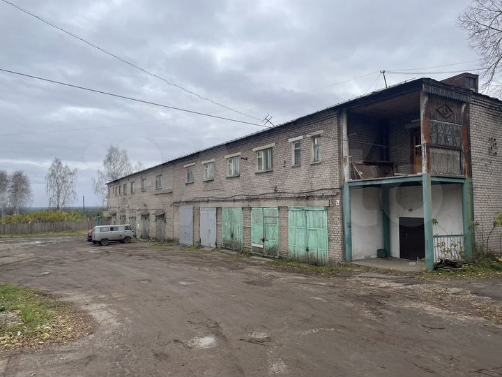 Гараж, > 30 м²