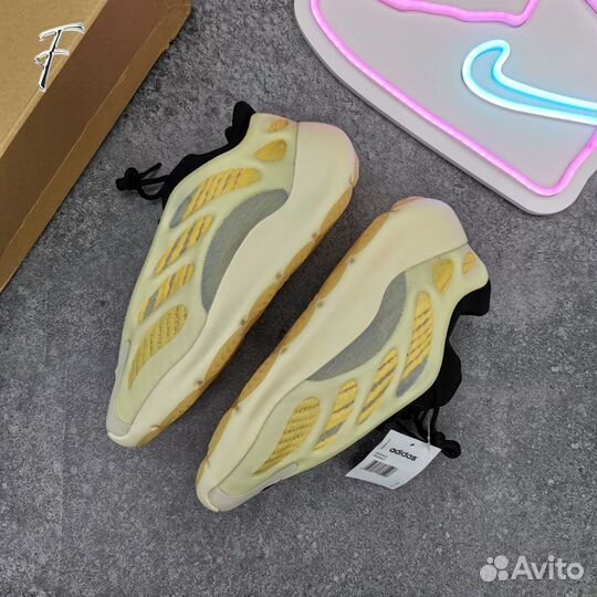 Кроссовки Adidas Yeezy Boost 700 Новые Мужские
