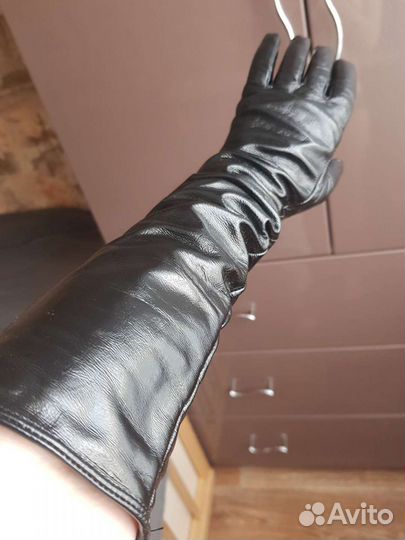 Перчатки лаковые