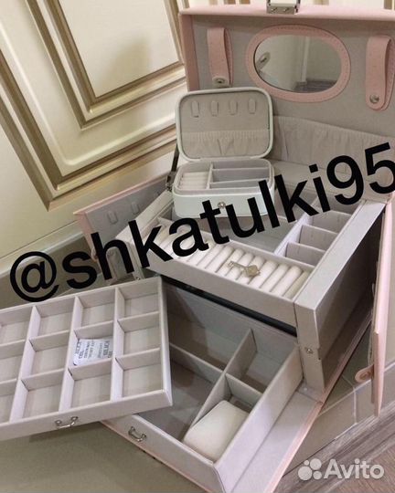 Шкатулка для украшений