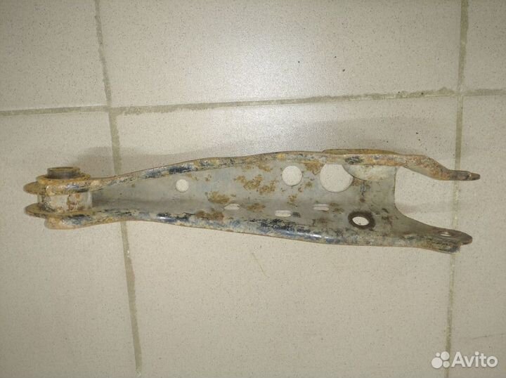 Рычаг задний нижний левый Nissan Teana J31