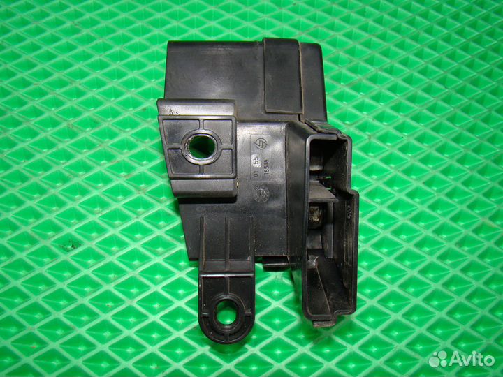 Крышка плюсовой клеммы акб BMW 7 E65 бмв 7 Е65 Е66