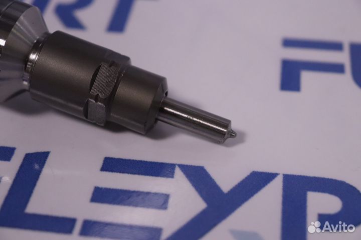 Форсунка топливная 0445120092