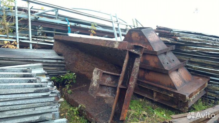 Бункера металлические б/у