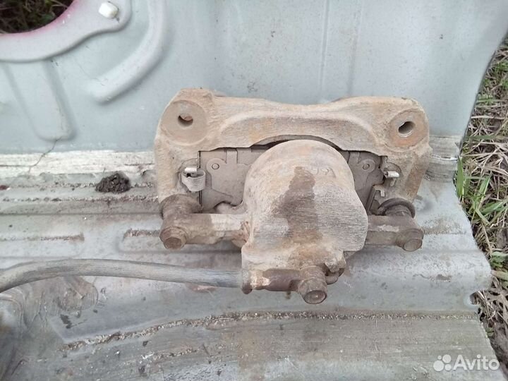 Тойота камри 40 суппорт