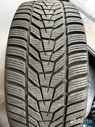 Hankook Winter I'Cept Evo 3 W330 235/45 R19 99V