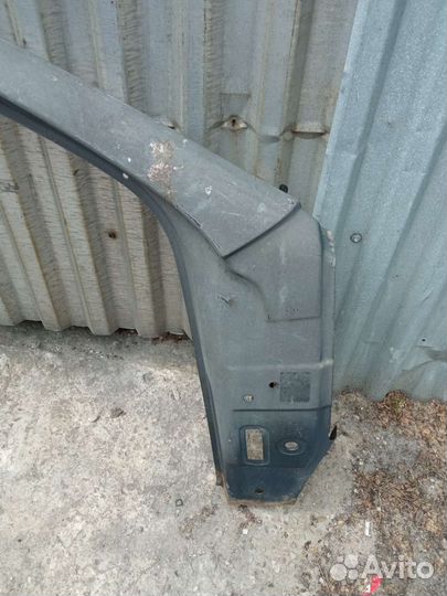 Volkswagen Golf 6 правая стойка лобового стекла