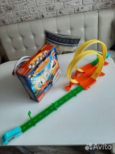 Игрушечный трек