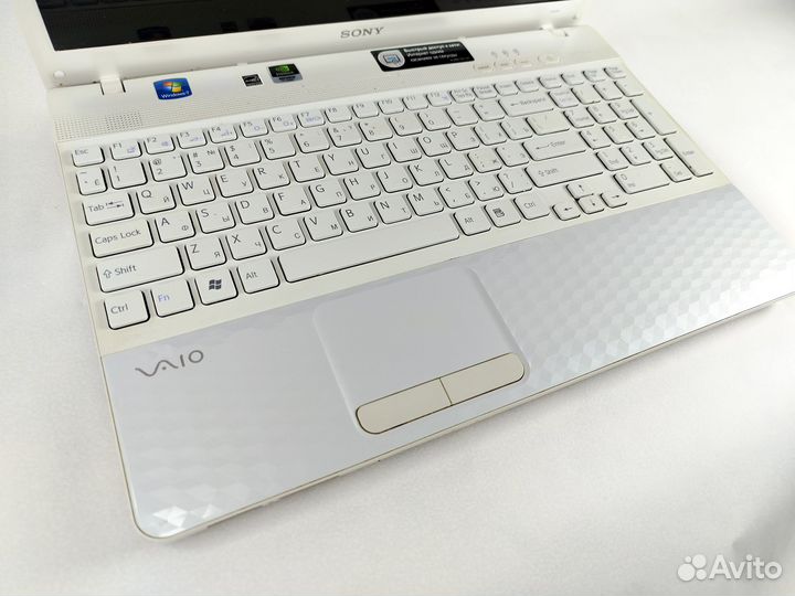 Sony Vaio vpceh1S1R/W