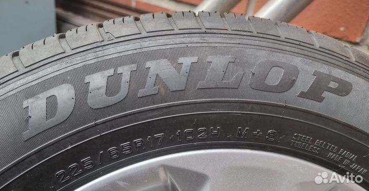 R17 Dunlop Grandtrek ST30 225/65, PCD 6x114.3 DIA 60.1