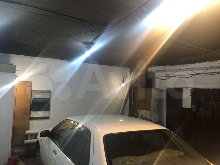 Гараж, > 30 м²