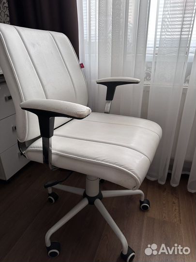 Компьютерное кресло