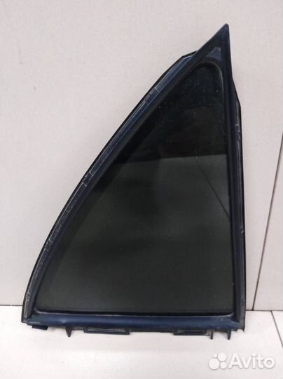 Стекло двери задней правой форточка Toyota Corolla