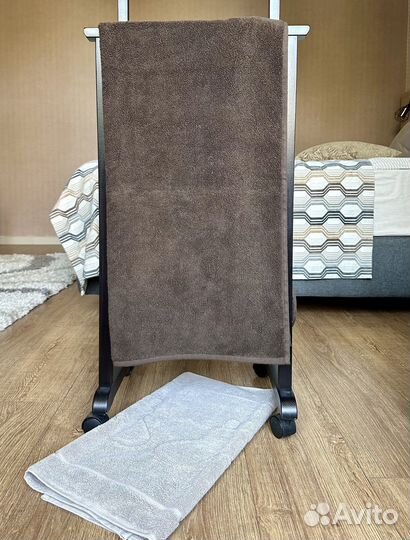 Полотенца отельные цветные махровые