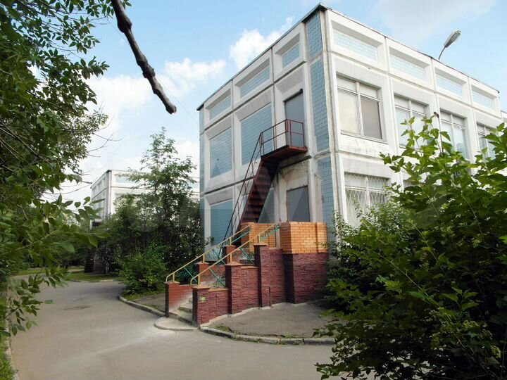 Здание 2670м2 в районе метро Ясенево