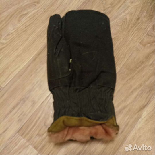 Рукавицы меховые трехпалые новые