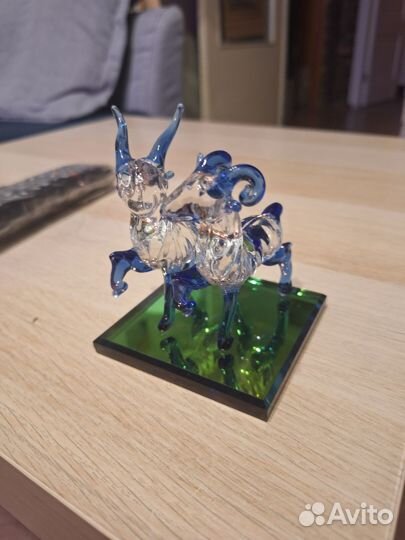 Стеклянная фигура