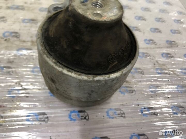 Опора двигателя Ford Fiesta купе 1.3L duratec 8V