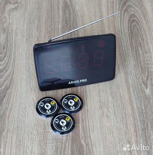 Кнопка вызова официанта для ресторана и табло