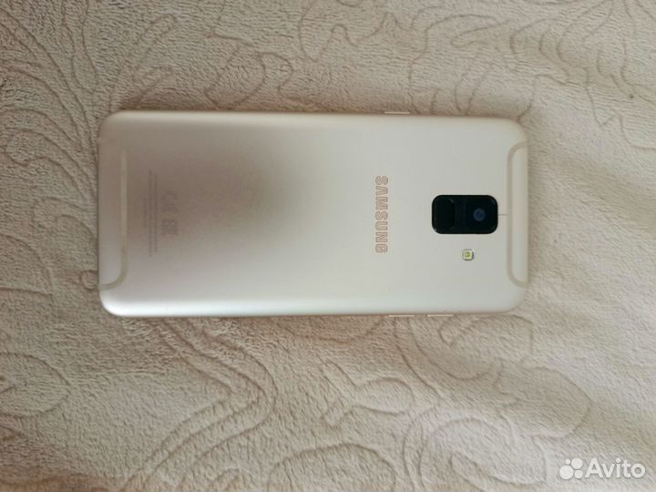 Samsung Galaxy A6, 4/32 ГБ