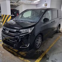 Toyota Noah 2.0 CVT, 2019, 70 300 км, с пробегом, цена 2 500 000 руб.