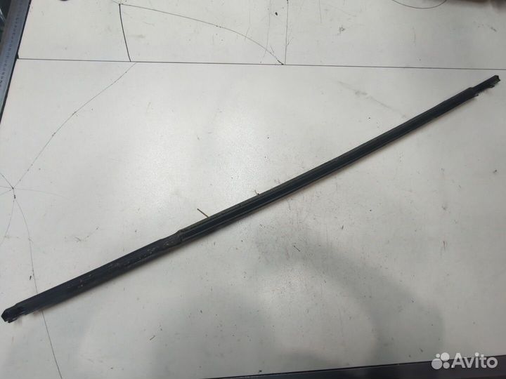 Молдинг стекла Lexus RX, 2016