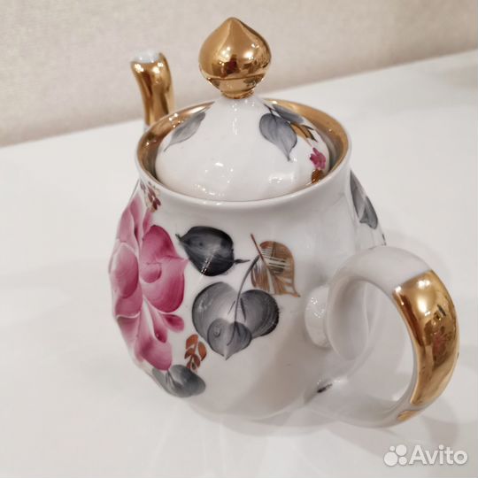 Фарфоровый чайник советский Сысертский