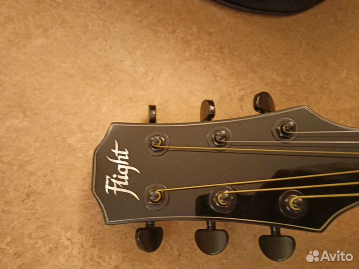 Акустическая гитара