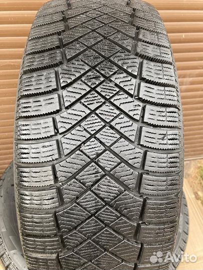 Pirelli Ice Zero 205/55 R16