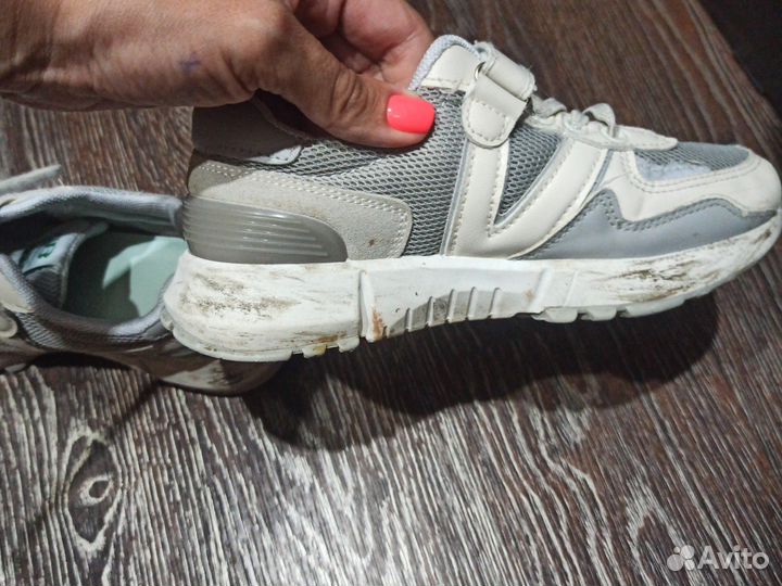 Кроссовки для девочки 33