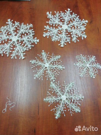 Новогодние украшения для дома и офиса