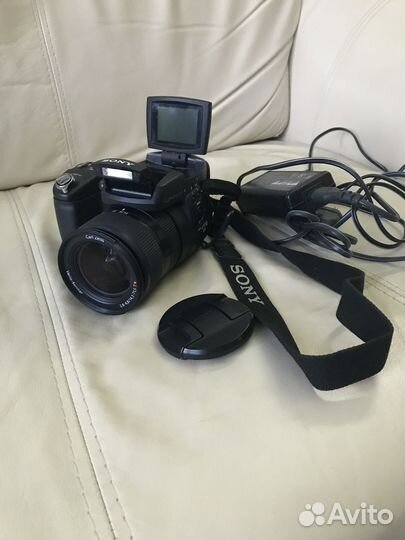 Фотоаппарат Sony Cyber-Shot DSC-R1 (Carl Zeiss)