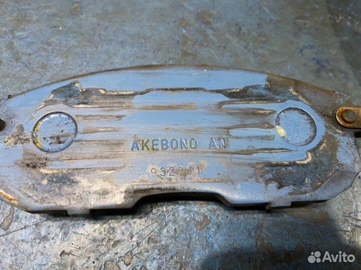 Колодки тормозные передние Nissan Teana J32