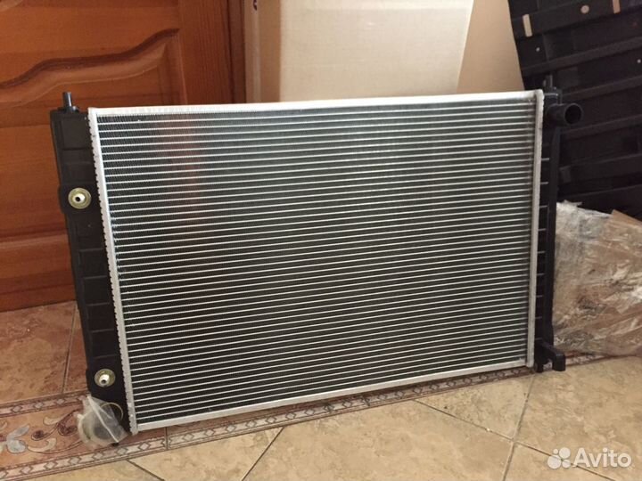 Радиатор двс Nissan Murano PNZ51