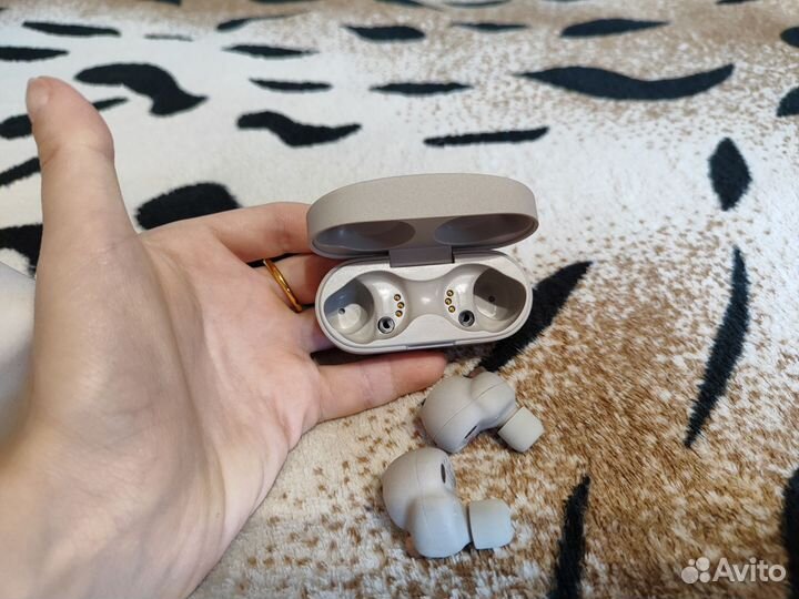 Наушники True Wireless Sony WF-1000XM4 Silver