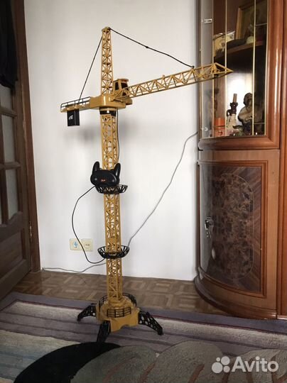 Подъемный кран игрушка