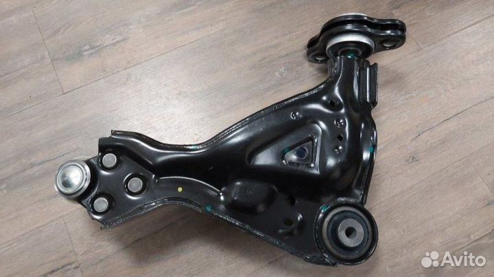 Рычаг подвески передний правый Mercedes V-Class