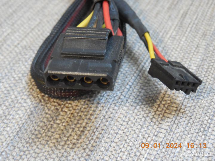 Кабель 6 Pin + 2 х 4-Pin molex 