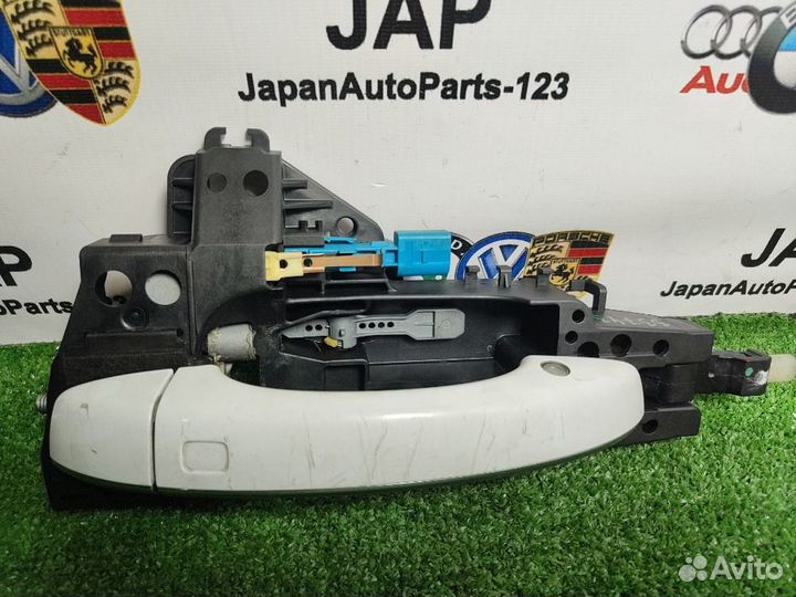 Ручка двери передняя левая Audi A7 4G cypa \