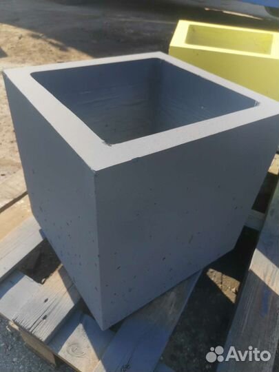 Кашпо из бетона, вазон из бетона, урны, из камня