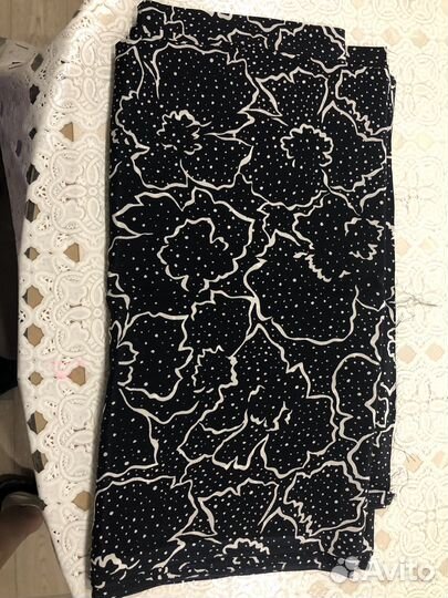 Отрез ткани черный с белыми разводами