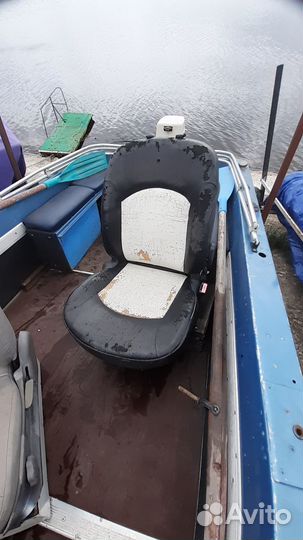 Рундук с креслом в лодку