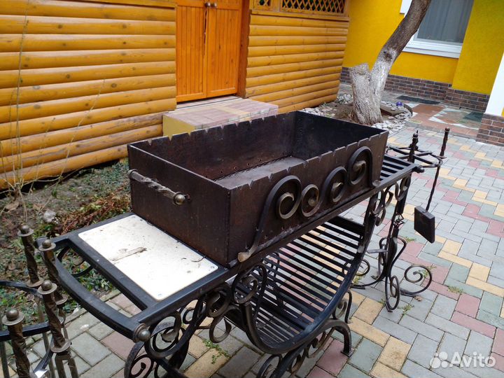 Мангал с шампурами