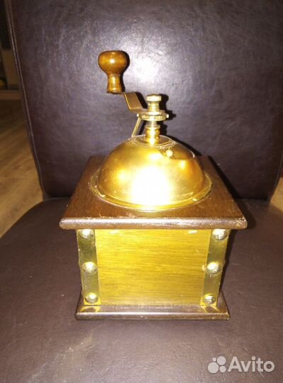 Старая кофемолка Дуб Латунь